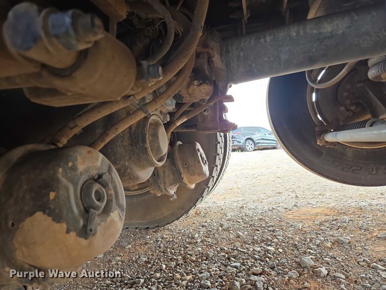 image for item YA1101 2012 Peterbilt 365 crane truck