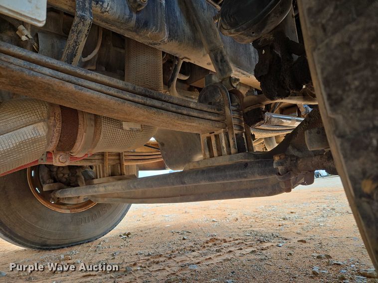 image for item YA1101 2012 Peterbilt 365 crane truck