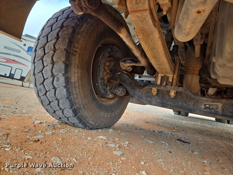 image for item YA1101 2012 Peterbilt 365 crane truck