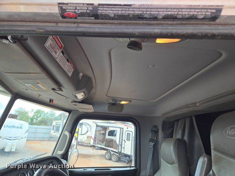 image for item YA1101 2012 Peterbilt 365 crane truck