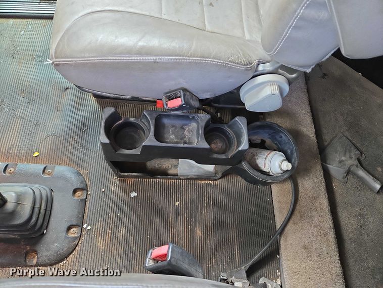 image for item YA1101 2012 Peterbilt 365 crane truck