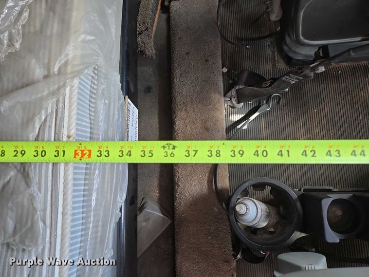 image for item YA1101 2012 Peterbilt 365 crane truck