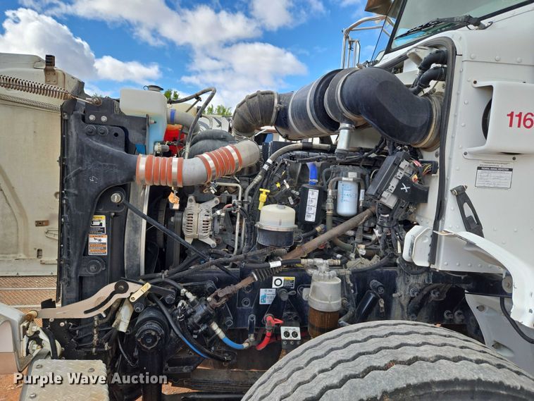 image for item YA1101 2012 Peterbilt 365 crane truck