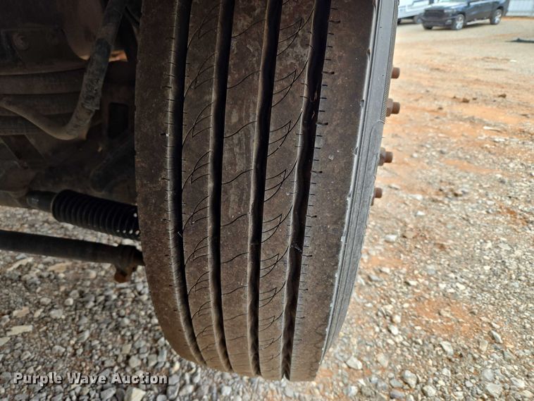 image for item YA1101 2012 Peterbilt 365 crane truck