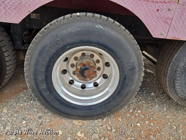 image for item YA1101 2012 Peterbilt 365 crane truck