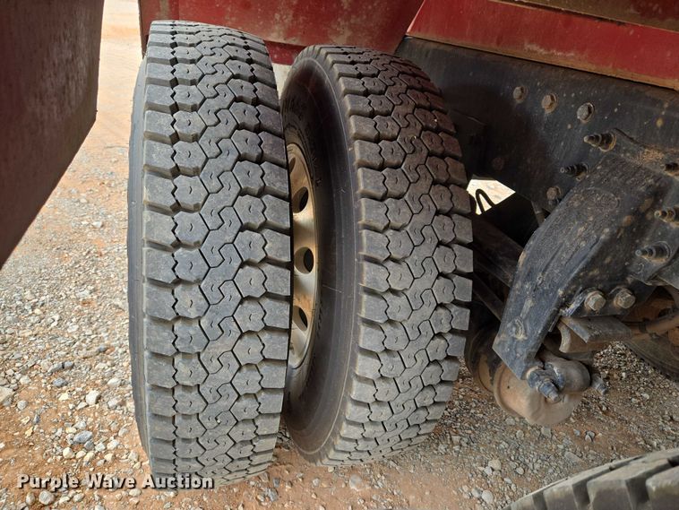 image for item YA1101 2012 Peterbilt 365 crane truck