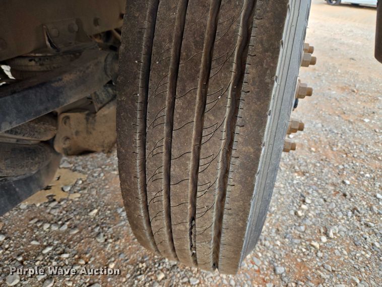 image for item YA1101 2012 Peterbilt 365 crane truck