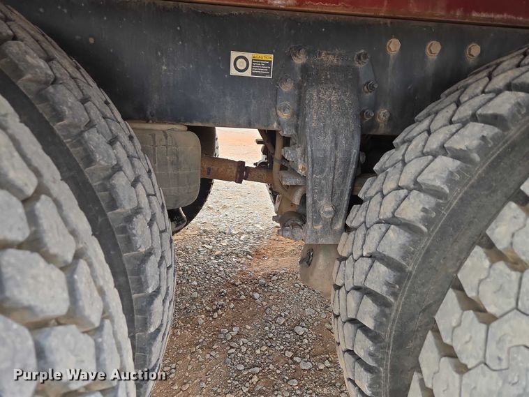 image for item YA1101 2012 Peterbilt 365 crane truck