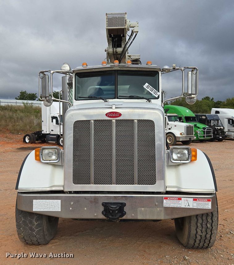 image for item YA1102 2013 Peterbilt 365  crane truck