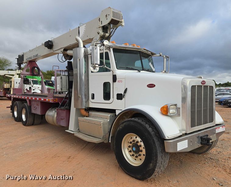 image for item YA1102 2013 Peterbilt 365  crane truck