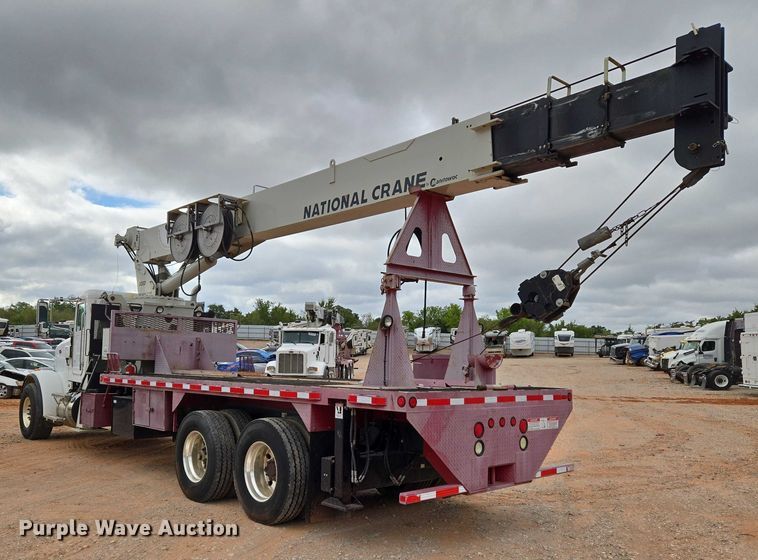 image for item YA1102 2013 Peterbilt 365  crane truck