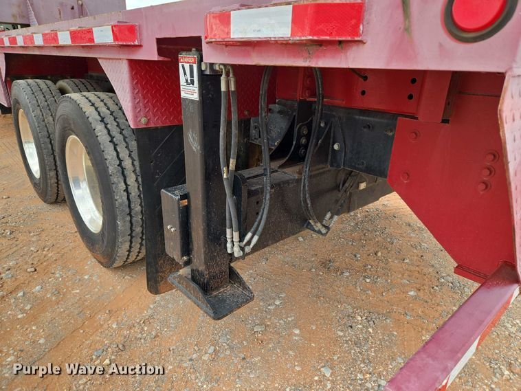 image for item YA1102 2013 Peterbilt 365  crane truck