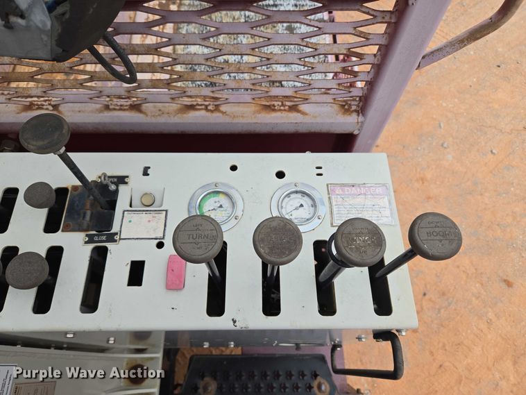 image for item YA1102 2013 Peterbilt 365  crane truck