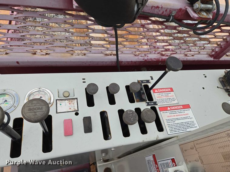 image for item YA1102 2013 Peterbilt 365  crane truck