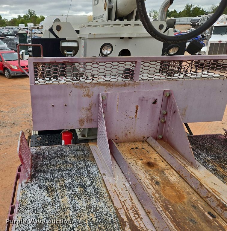 image for item YA1102 2013 Peterbilt 365  crane truck