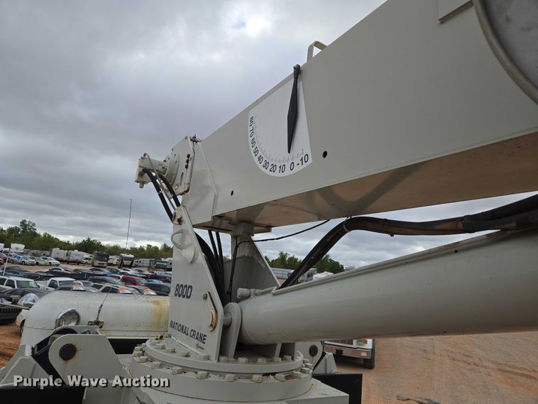 image for item YA1102 2013 Peterbilt 365  crane truck