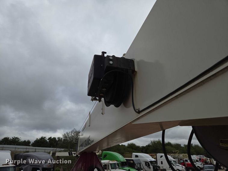 image for item YA1102 2013 Peterbilt 365  crane truck