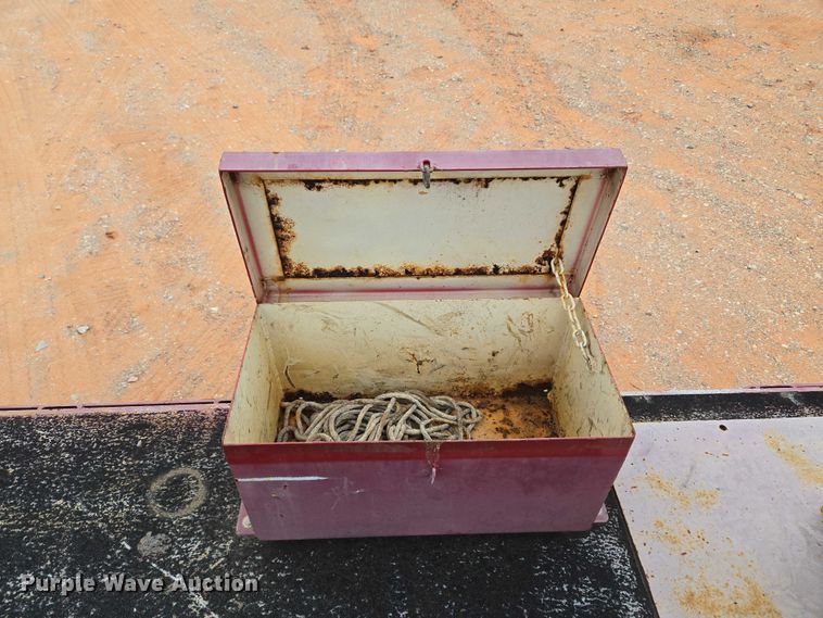 image for item YA1102 2013 Peterbilt 365  crane truck