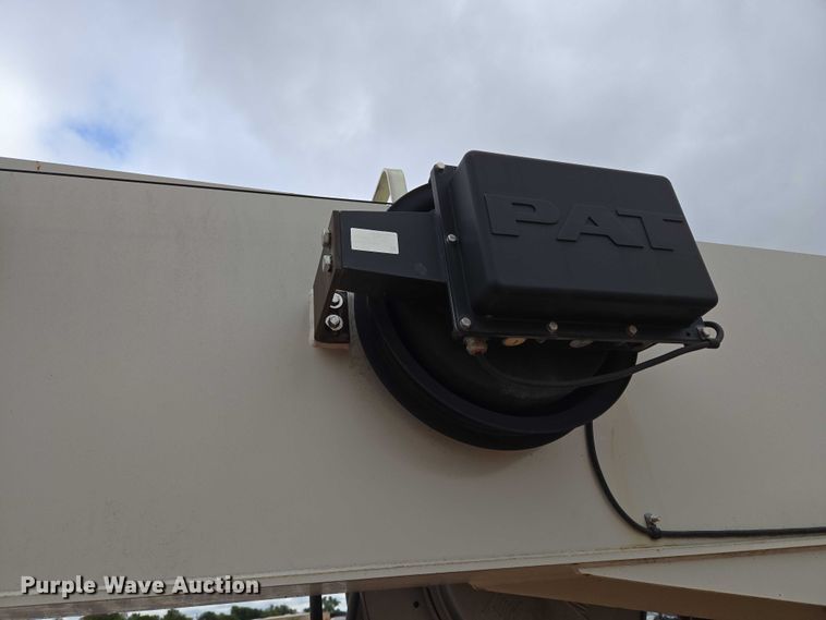 image for item YA1102 2013 Peterbilt 365  crane truck