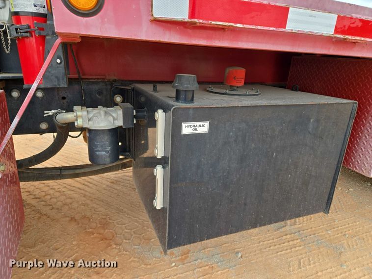 image for item YA1102 2013 Peterbilt 365  crane truck