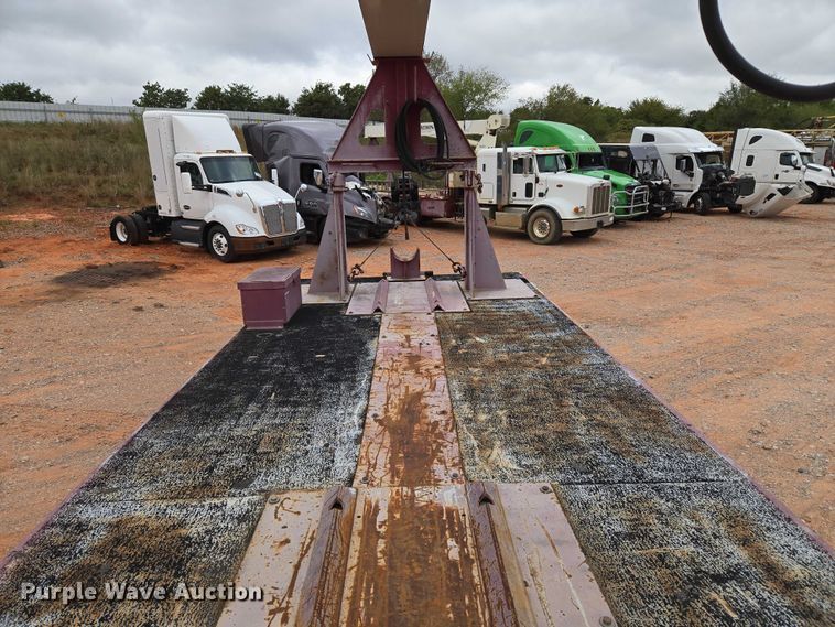 image for item YA1102 2013 Peterbilt 365  crane truck