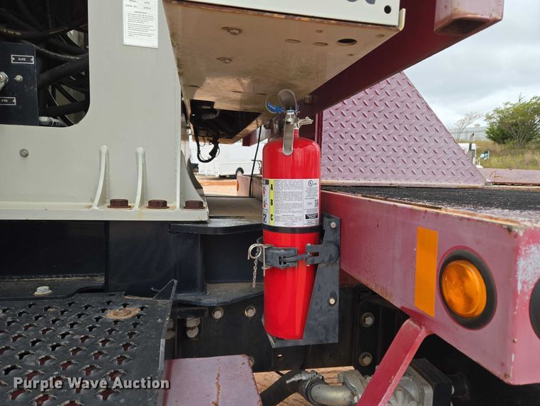 image for item YA1102 2013 Peterbilt 365  crane truck