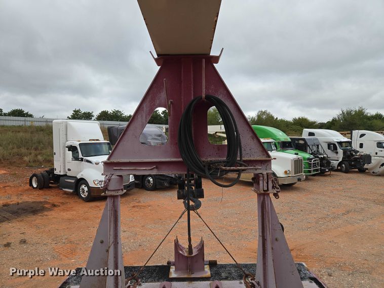 image for item YA1102 2013 Peterbilt 365  crane truck