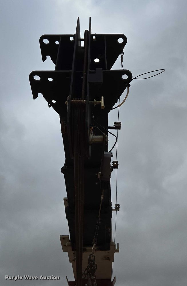 image for item YA1102 2013 Peterbilt 365  crane truck