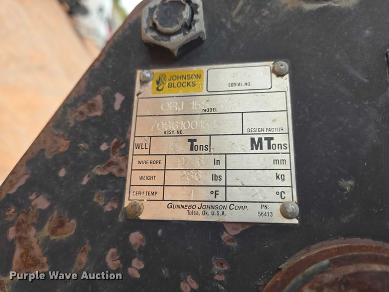 image for item YA1102 2013 Peterbilt 365  crane truck