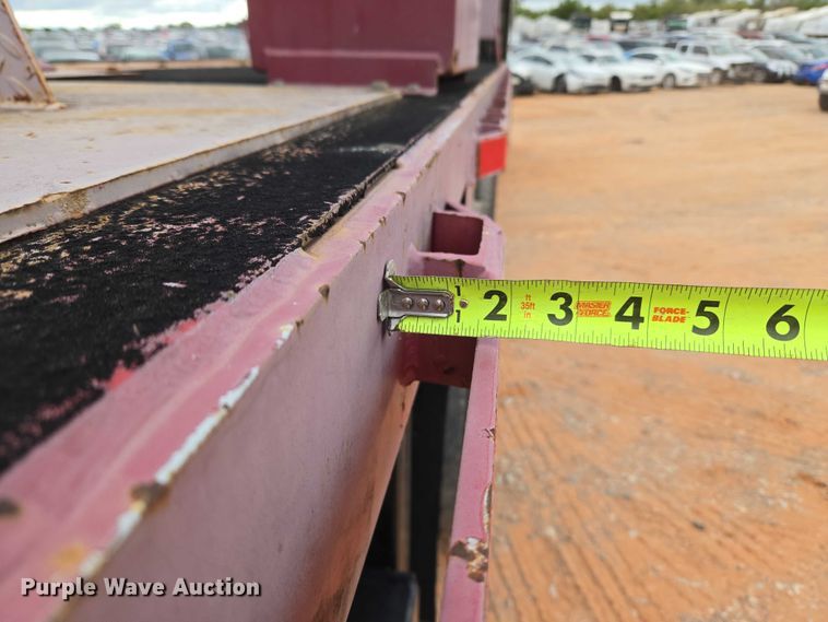 image for item YA1102 2013 Peterbilt 365  crane truck