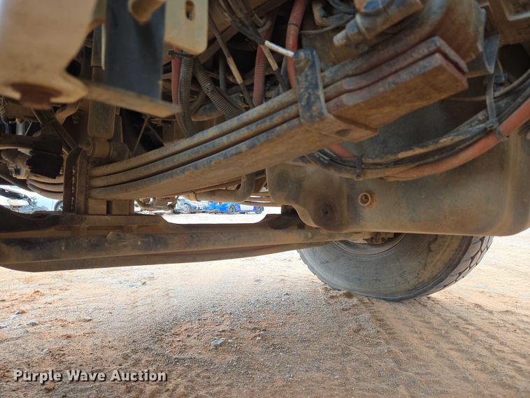 image for item YA1102 2013 Peterbilt 365  crane truck