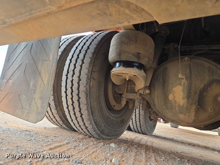 image for item YA1102 2013 Peterbilt 365  crane truck