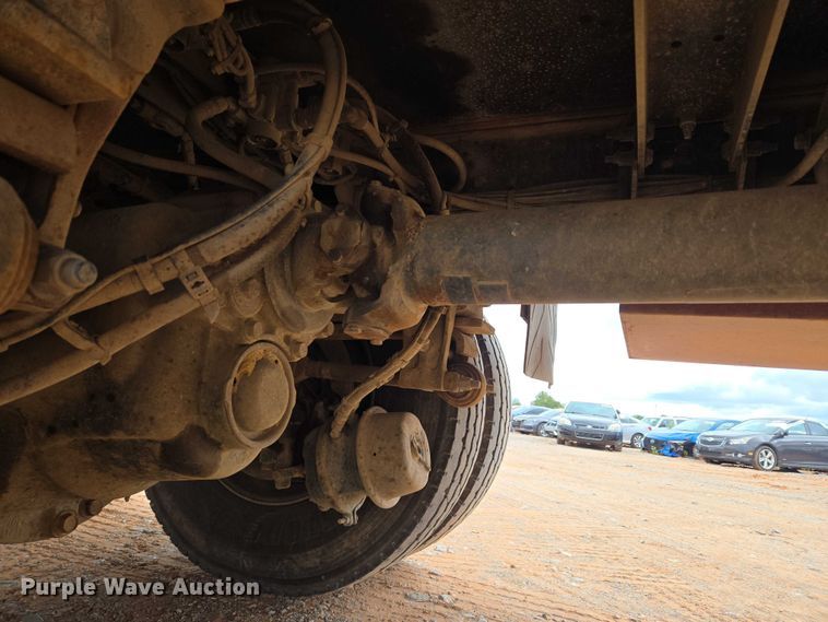 image for item YA1102 2013 Peterbilt 365  crane truck