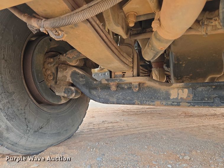 image for item YA1102 2013 Peterbilt 365  crane truck