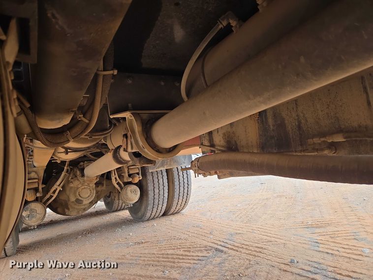 image for item YA1102 2013 Peterbilt 365  crane truck