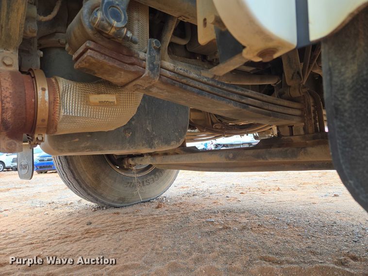 image for item YA1102 2013 Peterbilt 365  crane truck