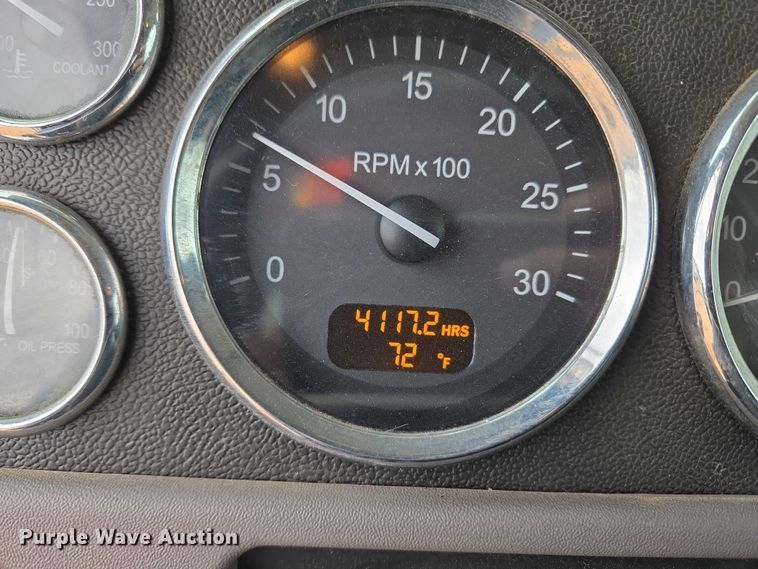 image for item YA1102 2013 Peterbilt 365  crane truck