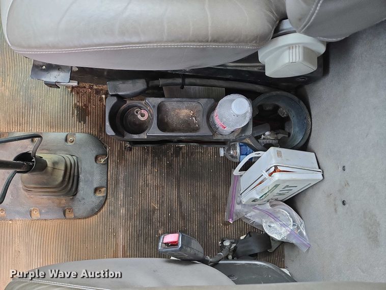 image for item YA1102 2013 Peterbilt 365  crane truck