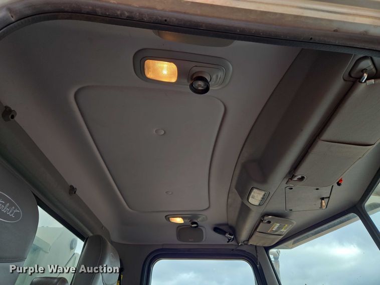 image for item YA1102 2013 Peterbilt 365  crane truck