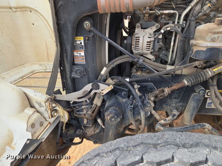 image for item YA1102 2013 Peterbilt 365  crane truck