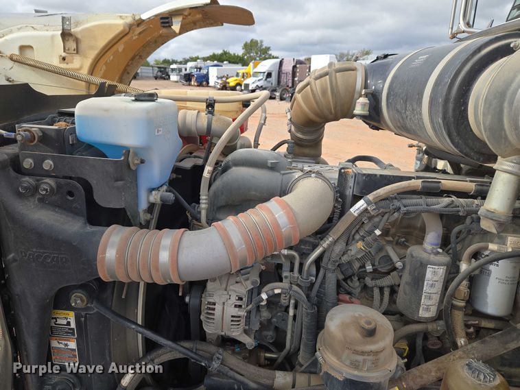 image for item YA1102 2013 Peterbilt 365  crane truck