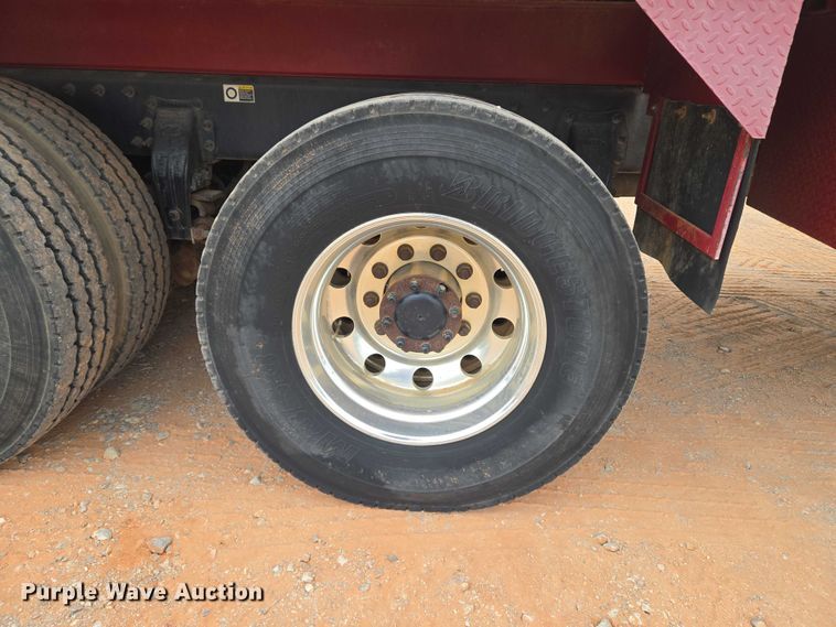 image for item YA1102 2013 Peterbilt 365  crane truck