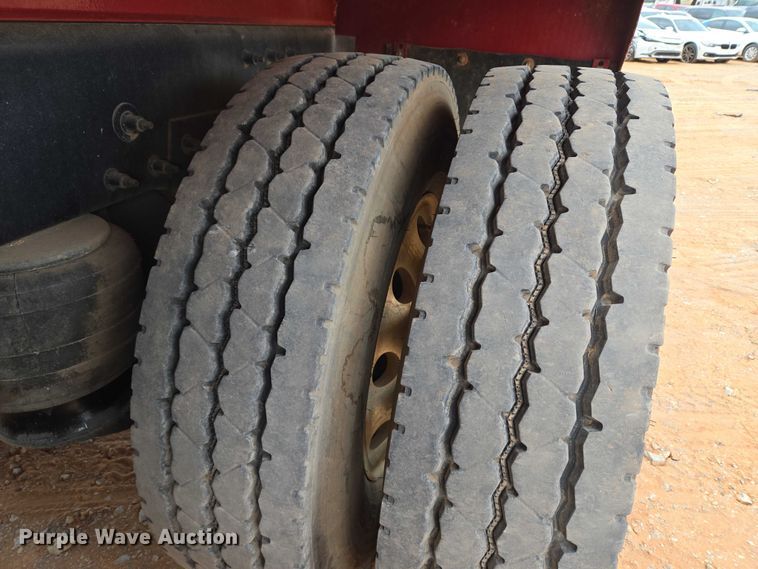 image for item YA1102 2013 Peterbilt 365  crane truck