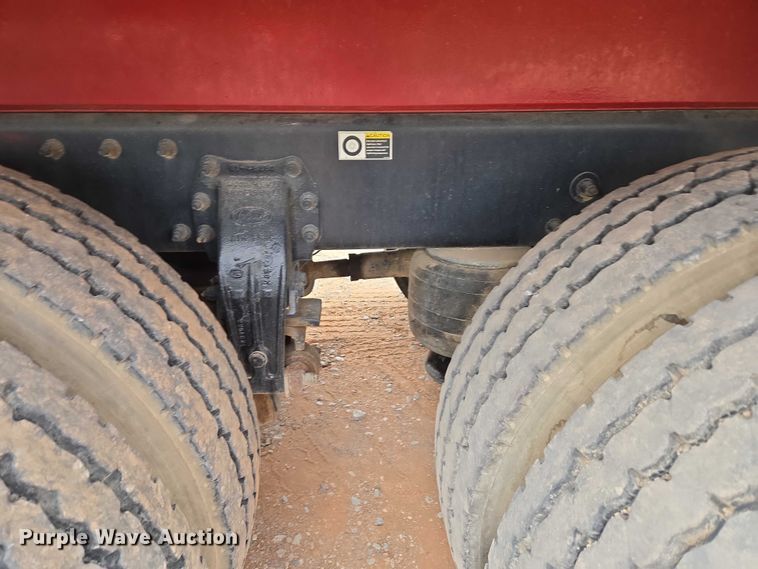 image for item YA1102 2013 Peterbilt 365  crane truck