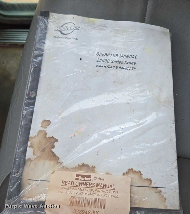 image for item YA1102 2013 Peterbilt 365  crane truck