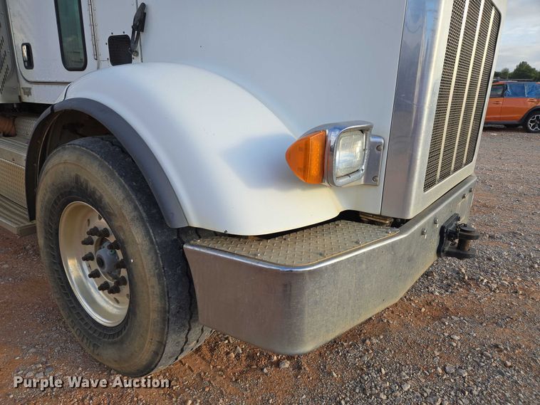 image for item YA1103 2012 Peterbilt 365 crane truck