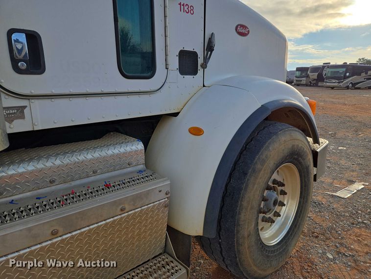 image for item YA1103 2012 Peterbilt 365 crane truck