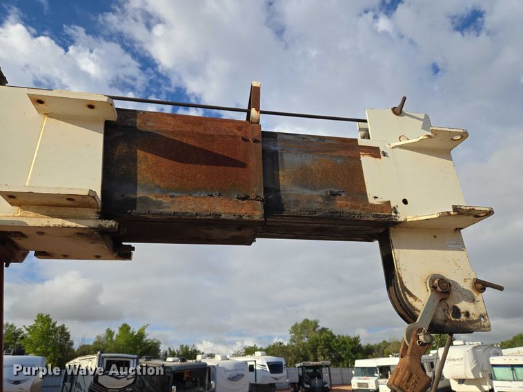 image for item YA1103 2012 Peterbilt 365 crane truck