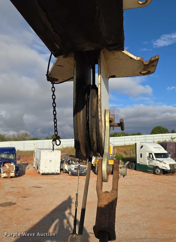 image for item YA1103 2012 Peterbilt 365 crane truck