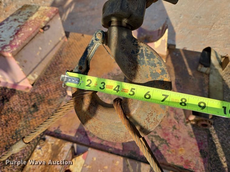 image for item YA1103 2012 Peterbilt 365 crane truck